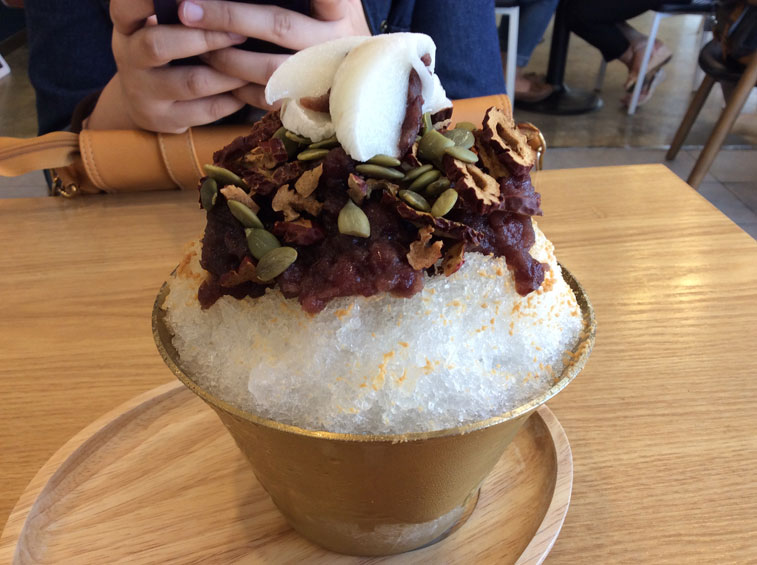 오곡팥빙수 | Five Grains Ice Flakes