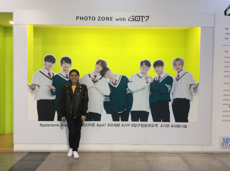 Photo-zone-with-Got7