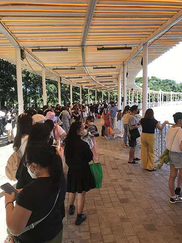 Line for Merch